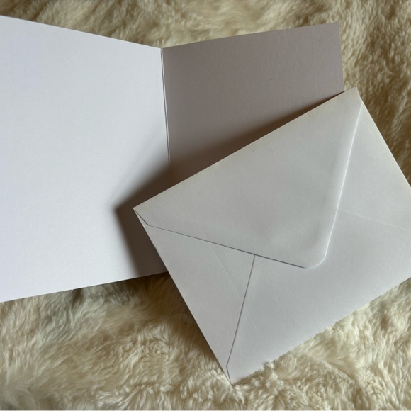 🐦‍⬛🎃Hand painted on fabric, flying crow Halloween greetings card 🎃 - Picture 3 of 4